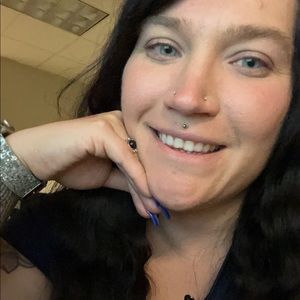 Meet your Posher, Laurel